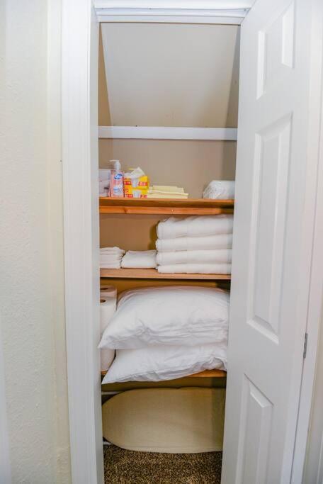 2 Bedroom Apartment Near Ndsu And Downtown Fargo Luaran gambar